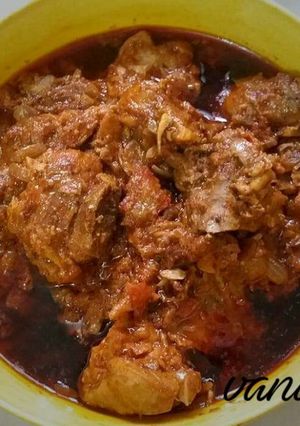 A picture of Curd chicken curry.
