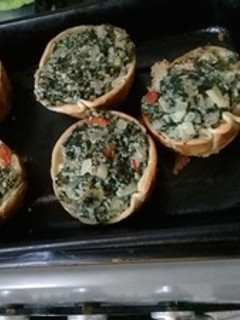 Una foto de Tartitas de acelga y ricota