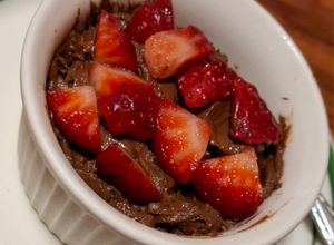 Una foto de Mousse de aguacate y chocolate (3 ingredientes)