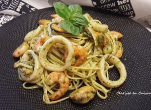 Une photo de Linguine aux fruits de mer et au pesto maison