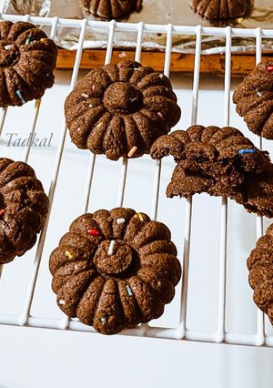 A picture of Ragi Choco cookies.