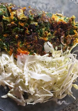 Una foto de Omelette de champiñones, espinaca y zapallo