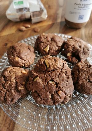 Une photo de Cookies au chocolat et purée d'amande