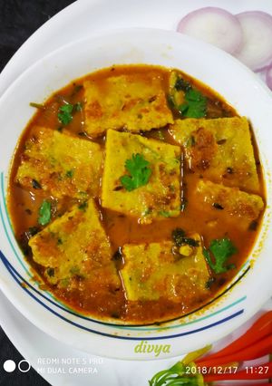 A picture of Besan pan cake kadi.