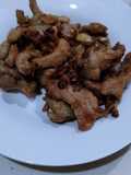 หมูกระเทียม