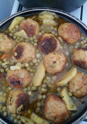 Una foto de Albóndigas de pollo con verduras