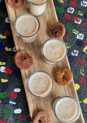 બનાના મિલ્કશેક(Banana Milk Shake Recipe in Gujarati) રેસીપી મુખ્ય ફોટો