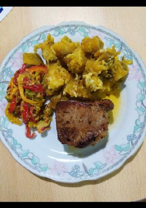 Una foto de Carne, verduras y batatas!! Lo más..