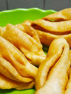 सूजी मैदा के करेले (Suji maida ke karele recipe in hindi) रेसिपी मुख्य फोटो