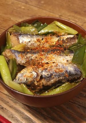 Foto di Ciotola di riso giapponese con sardine