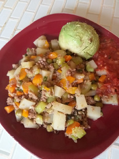 Una foto de Verdura salteada con carne molida,!¡*