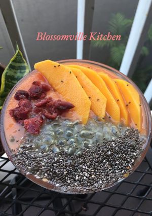 Foto resep Papaya smoothie with passion and mango topping