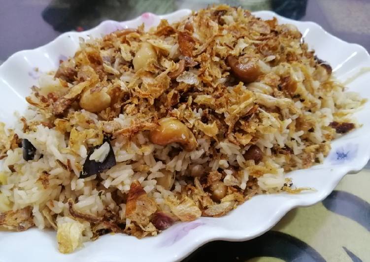 How to Prepare Super Quick Homemade Kaju Rice (Cashewnut Rice)