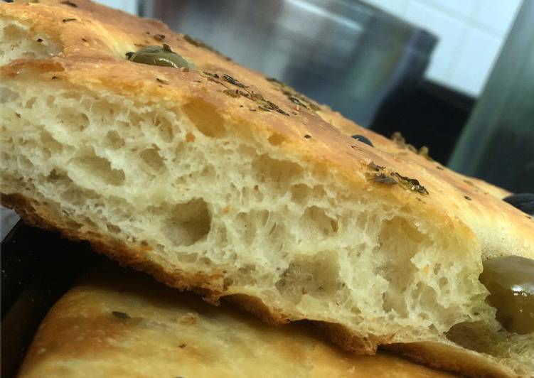 Focaccia morbida con olive