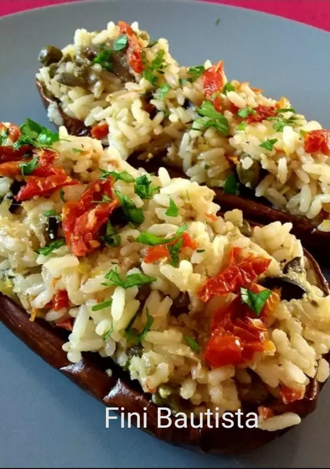 Una foto de Berenjena rellena vegana