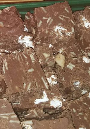 A picture of Rocky road fudge.
