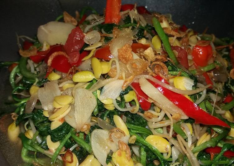 Resep Tumis Selada pedas dengan cambah dele. yang Bisa Manjain Lidah
