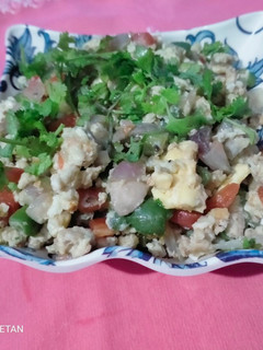 वेजिटेबल अंडा भुर्जी (vegetable anda bhurji recipe in Hindi) रेसिपी मुख्य फोटो