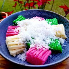 A picture of Cassava in Coconut Cake.