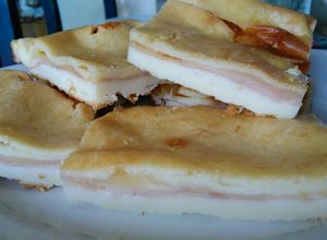 Una foto de Pastel licuado de jamón y queso