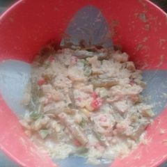 A picture of Cauliflower and tuna salad.