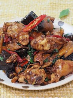 塔香米血三杯雞 的食譜成品照片