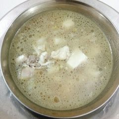 A picture of Chicken Clear Soup.