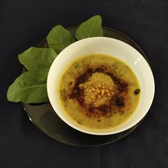 A picture of Palak kadhi.
