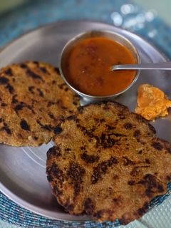बाजरे मूली का पराठा(bajre mooli ka paratha recipe in hindi) रेसिपी मुख्य फोटो
