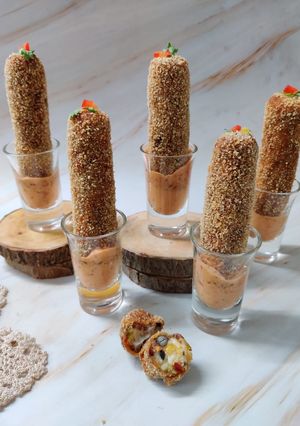 ફ્યુઝન પીઝા રોલ્સ વીથ ટોમ્યો ડીપ (Fusion Pizza Rolls With Tomyo Dip Recipe In Gujarati) રેસીપી મુખ્ય ફોટો