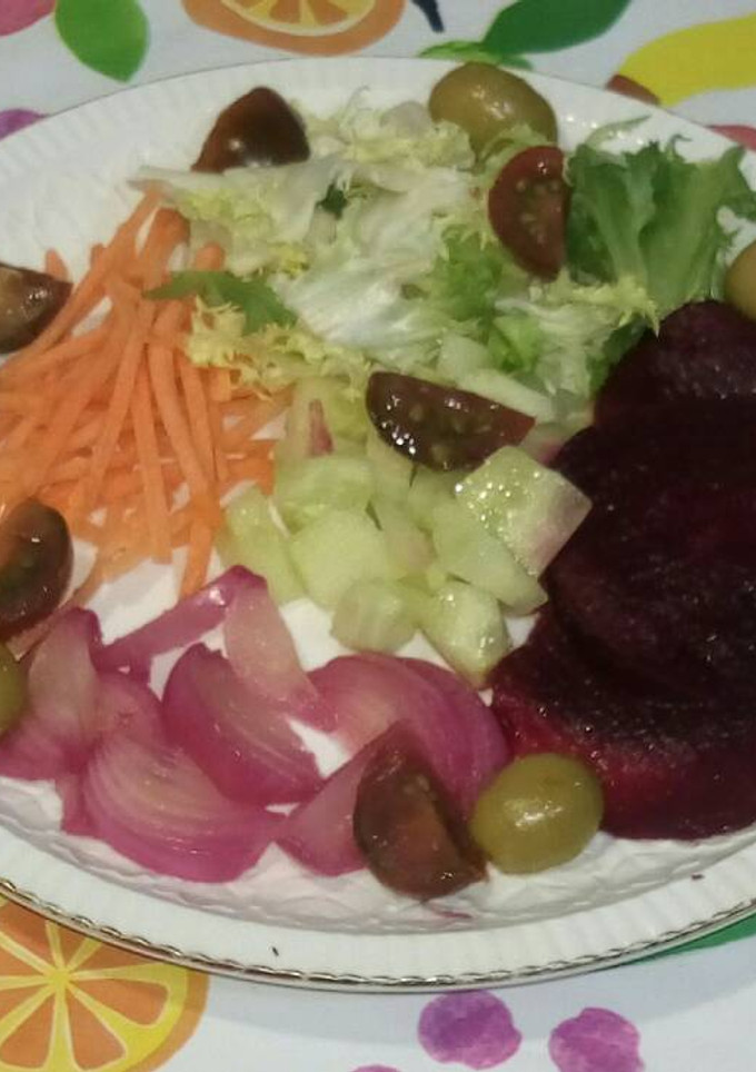 Una foto de Ensalada cuatro colores