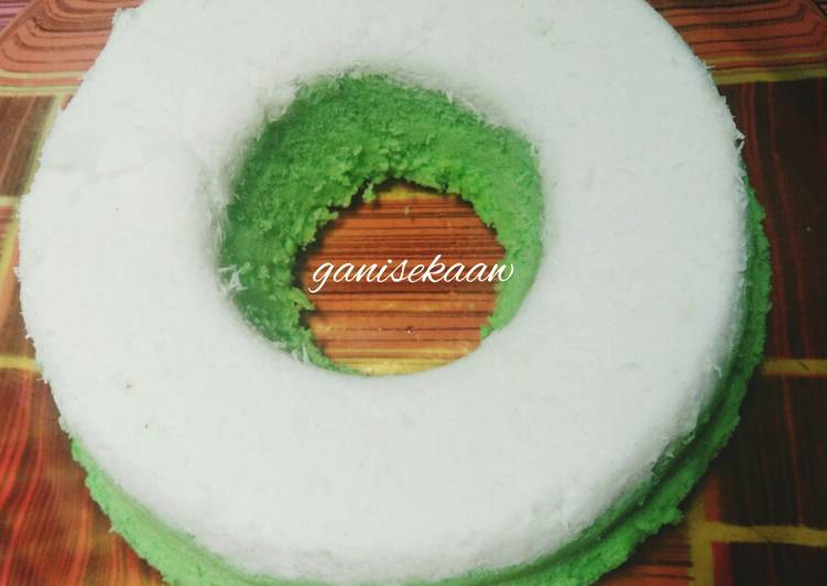 Step-by-Step Guide to Prepare Favorite Putu Ayu Loyang