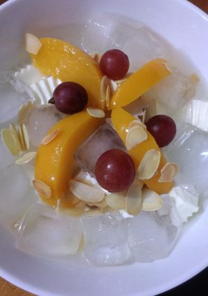 Hình của món Chè khúc bạch.