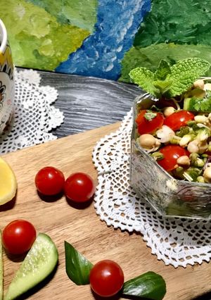 टमाटर अंकुरित चाट (tamatar ankurit chaat recipe in Hindi) रेसिपी मुख्य फोटो