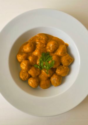 Una foto de Albondigas en salsa de vino tinto