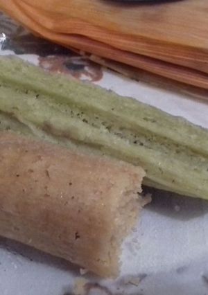 Una foto de Tamal dulce de chile y canela "el moro" y Tamal de Chaya con menta      "son verde "
