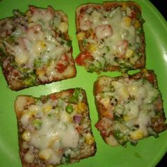A picture of Bread pizza.