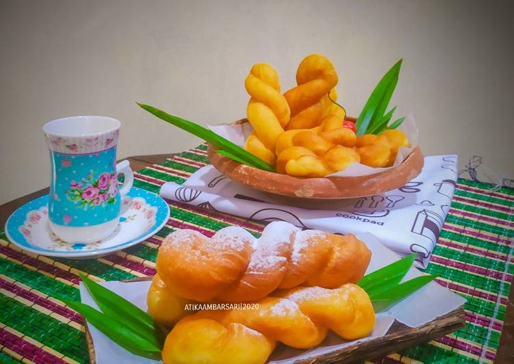 Langkah Mudah untuk Menyiapkan Kkwabaegi : 꽈배기 | Korean Twisted Doughnuts yang Bisa Manjain Lidah