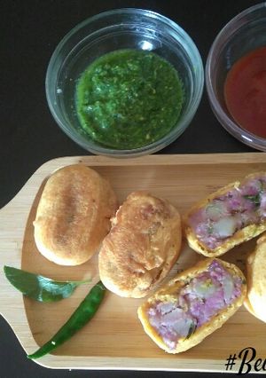 A picture of Kand vada.