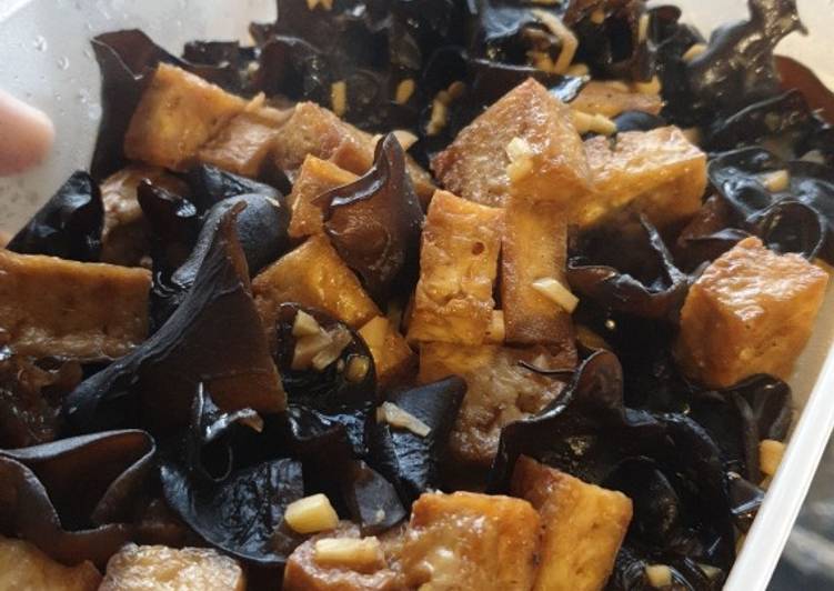 Easiest Way to Prepare Perfect Wasabi &amp; Smoked Garlic Tofu With Wood Ear Mushrooms