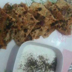 A picture of Onions parathe.
