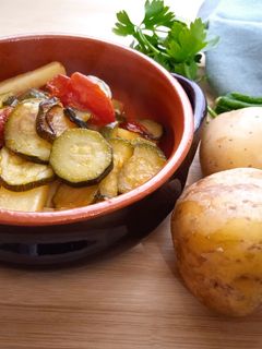 Foto di Zucchine con patate in padella