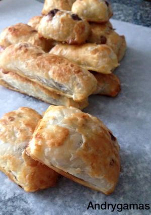 Una foto de Bocaditos de hojaldre relleno de nocilla