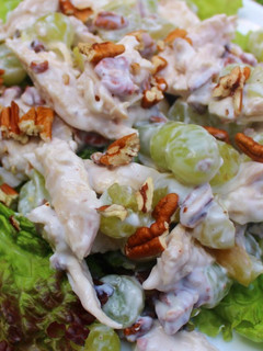 Una foto de Ensalada de Pollo con Nuez, Fácil y Rápido