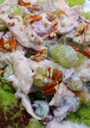 Una foto de Ensalada de Pollo con Nuez, Fácil y Rápido