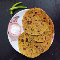 A picture of મેથીનાં થેપલા.