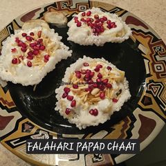 A picture of Falahari papad chaat.