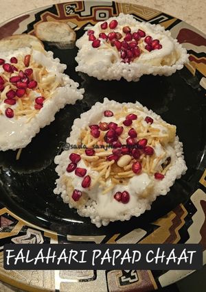 A picture of Falahari papad chaat.