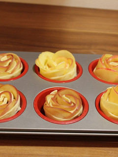 Una foto de Rosas de manzana y hojaldre