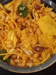 ચેવડો(Chevdo Recipe in Gujarati) રેસીપી મુખ્ય ફોટો
